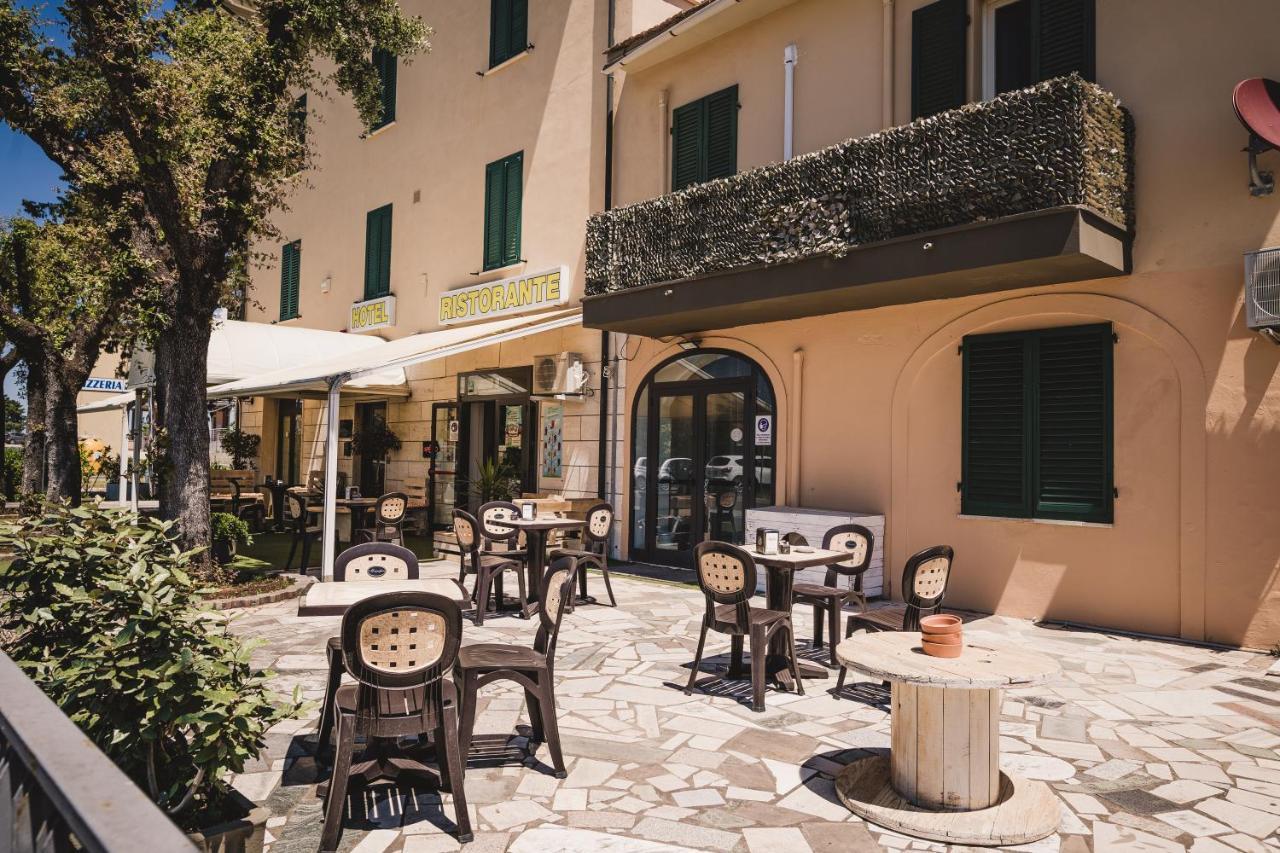 Hotel The Flash - Venturina Terme Εξωτερικό φωτογραφία